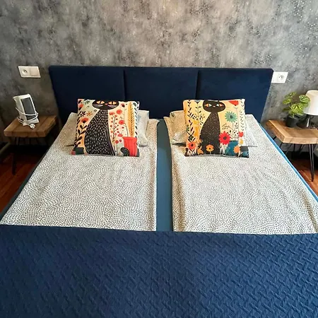 Hola Piotrkowska Apartman