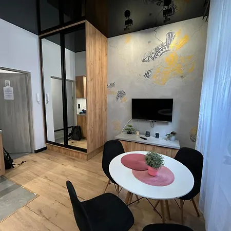 Hola Piotrkowska Apartman *